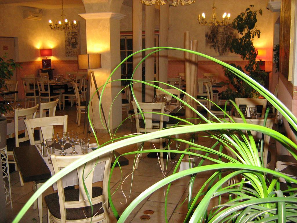 Auberge De Bonpas Logis De France Hotell Avignon Eksteriør bilde